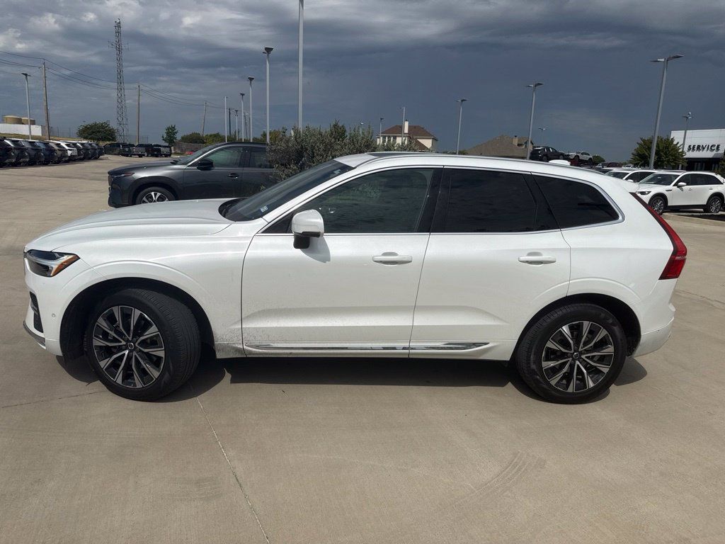 Used 2023 Volvo XC60 B5 Plus AWD/4WD image 8