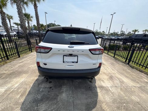 Used 2021 Ford Escape SE w/ SE Sport Appearance Package FWD image 11