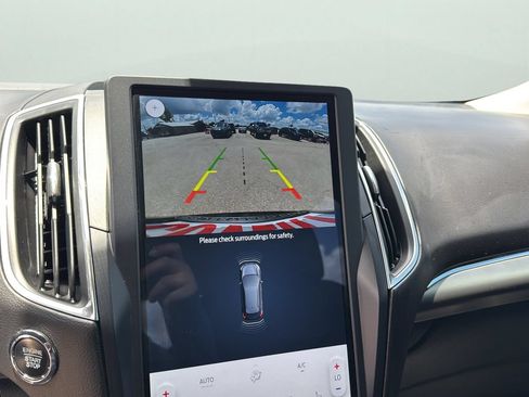 Certified 2023 Ford Edge Titanium AWD/4WD image 19