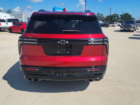 Used 2024 Chevrolet Traverse RS AWD/4WD image 5