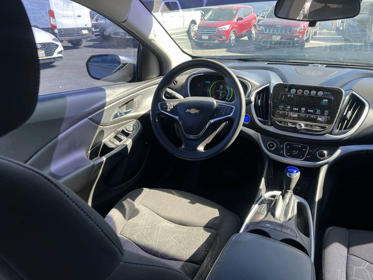 Used 2018 Chevrolet Volt LT FWD image 25