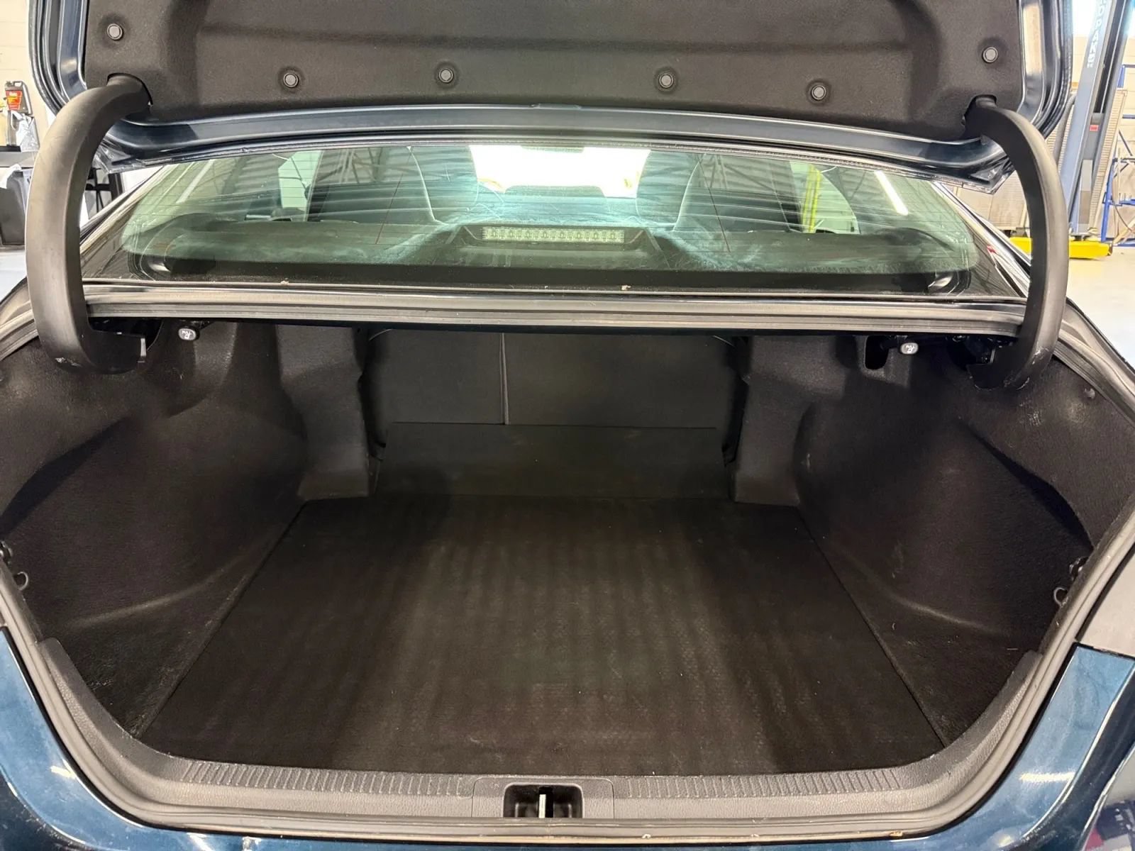 Used 2020 Toyota Camry LE FWD image 21