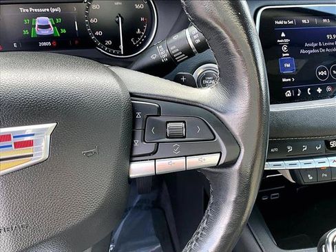 Used 2023 Cadillac XT4 Luxury w/ Cold Weather Package FWD image 20