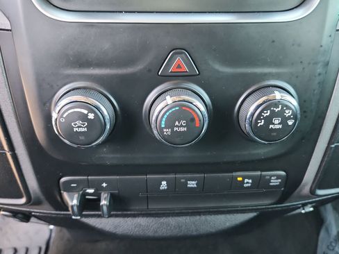 Used 2015 RAM 2500 Tradesman w/ Chrome Appearance Group image 16