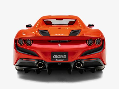 Used 2022 Ferrari F8 Tributo RWD image 15