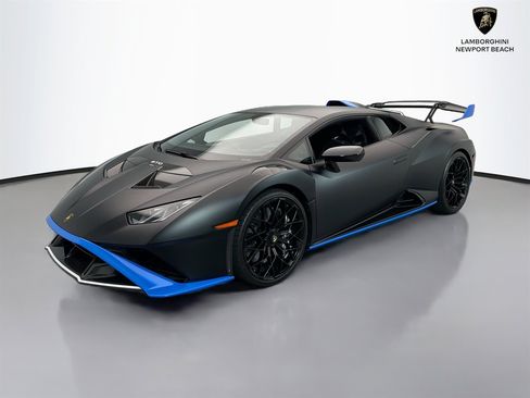 Used 2024 Lamborghini Huracan STO RWD image 3