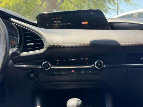 Used 2019 MAZDA MAZDA3 Hatchback w/ Preferred Package FWD image 20