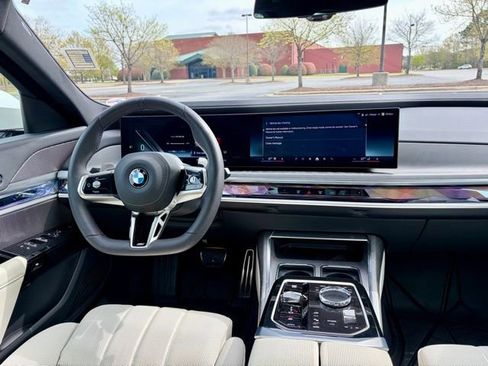 Used 2025 BMW 740i w/ Premium Package image 19