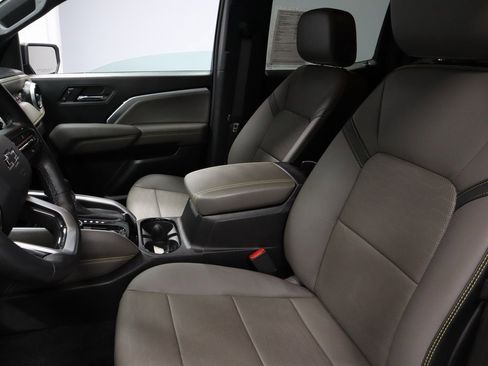 Used 2024 Chevrolet Colorado ZR2 w/ ZR2 Convenience Package III image 23