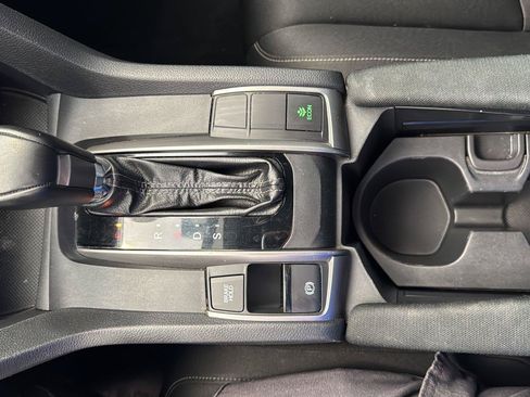 Used 2018 Honda Civic Sport image 19