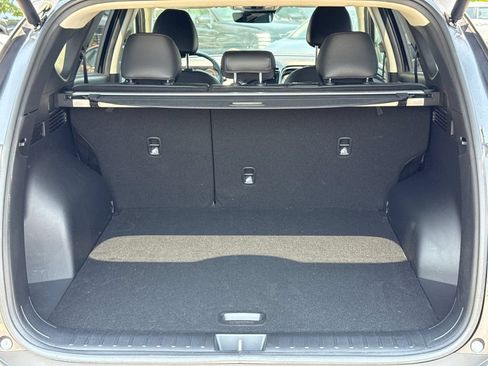 Used 2022 Hyundai Tucson Limited w/ Cargo Package FWD image 18