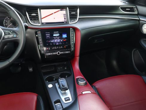 Used 2024 INFINITI QX50 Sport image 11