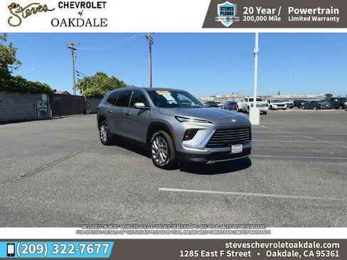 Used 2025 Buick Enclave Preferred FWD image 3