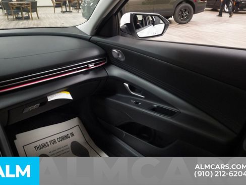 Certified 2024 Hyundai Elantra Blue image 21