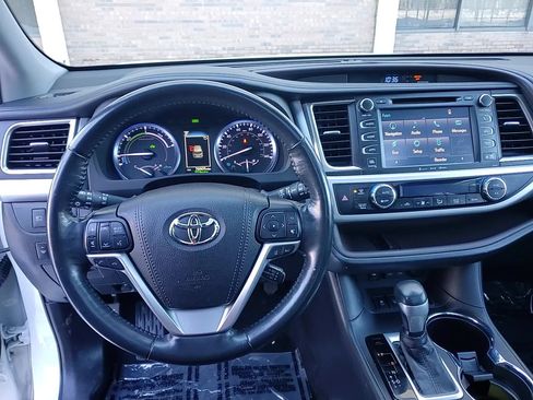 Used 2019 Toyota Highlander Limited image 22