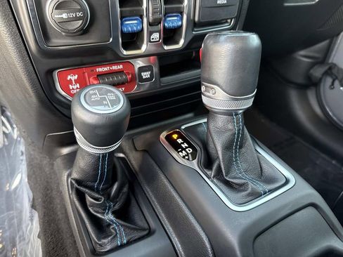 Used 2021 Jeep Wrangler Unlimited Rubicon 4xe image 33