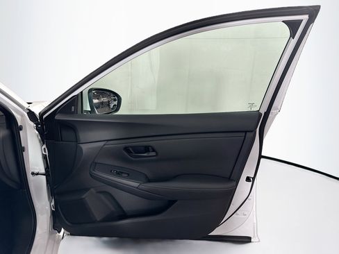 Used 2025 Nissan Sentra S image 29