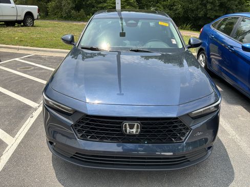 Used 2023 Honda Accord EX image 2