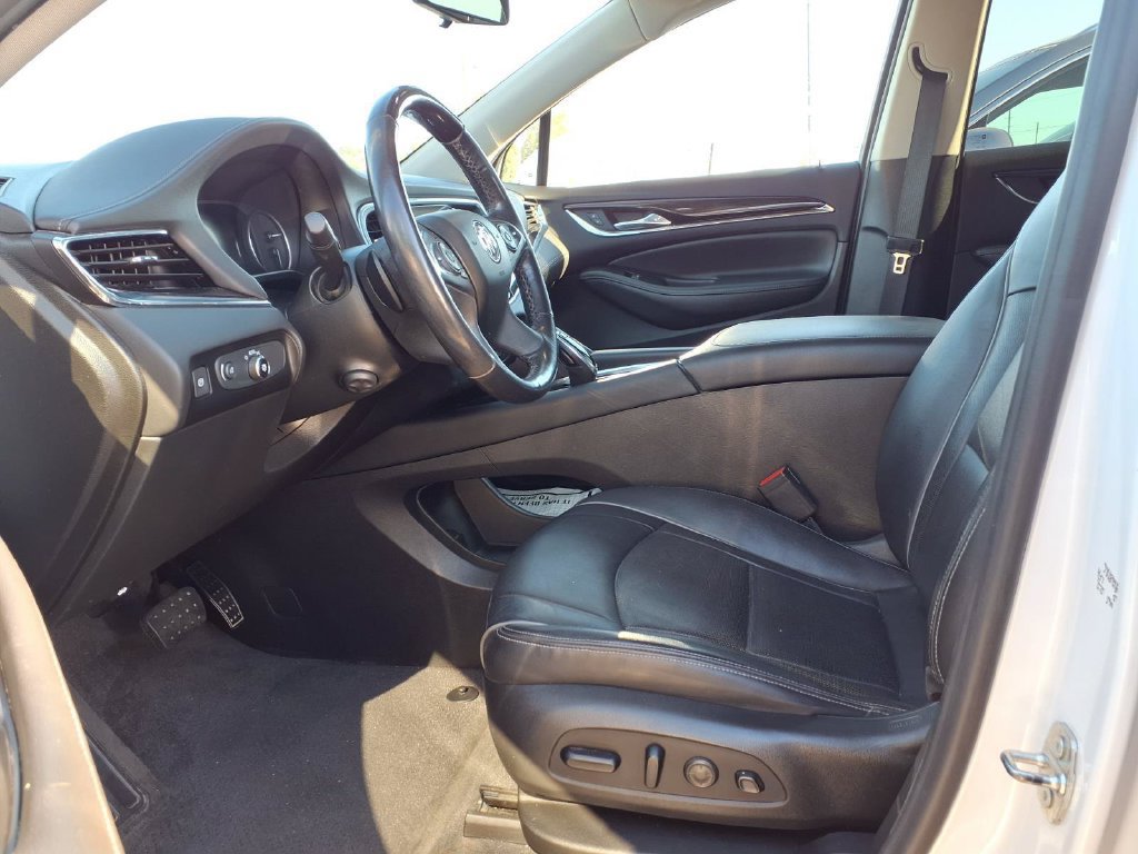 Used 2020 Buick Enclave Avenir w/ Avenir Technology Package FWD image 14