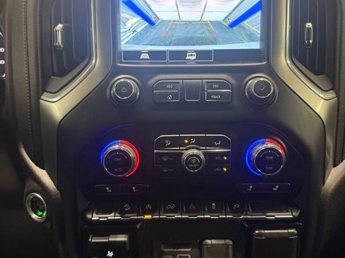 Used 2022 Chevrolet Silverado 1500 LT AWD/4WD image 14
