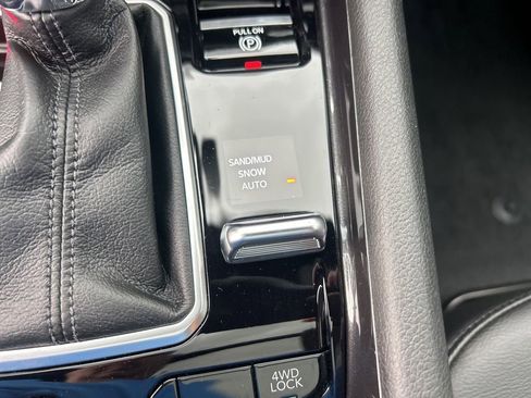 New 2025 Jeep Compass Latitude w/ Sun & Sound Group image 41