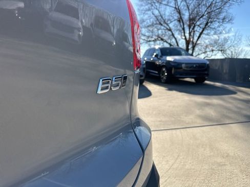 Certified 2025 Volvo XC40 B5 Core image 39