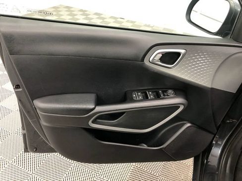 Used 2020 Kia Soul LX FWD image 31