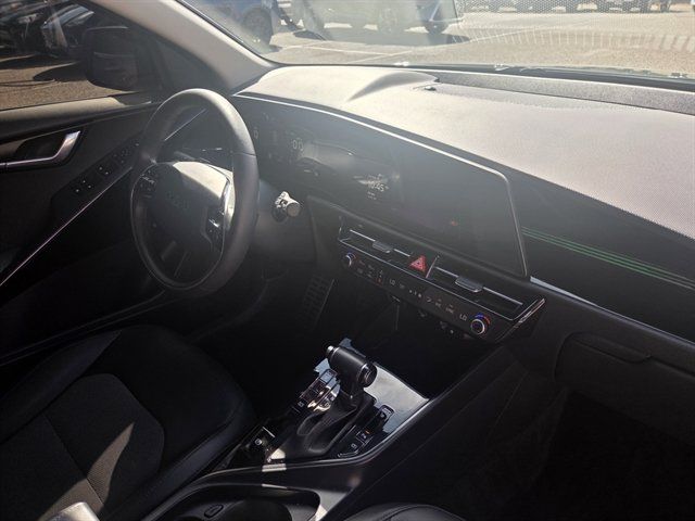 Used 2023 Kia Niro EX Touring FWD image 6