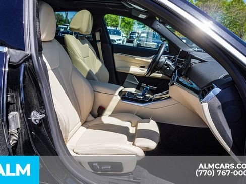 Used 2022 BMW i4 eDrive40 image 22