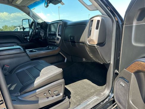 Used 2018 GMC Sierra 3500 Denali image 14