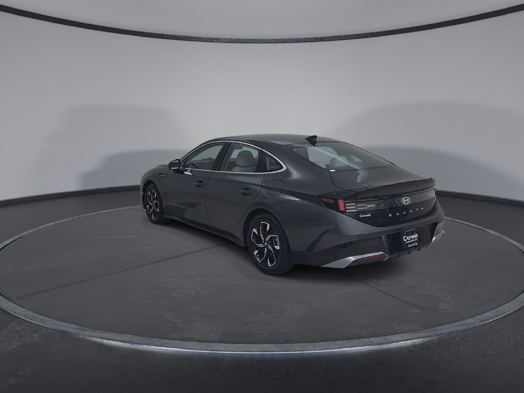 Used 2025 Hyundai Sonata SEL FWD image 12