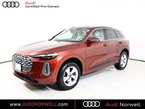 Certified 2025 Audi Q5 Premium AWD/4WD image 11