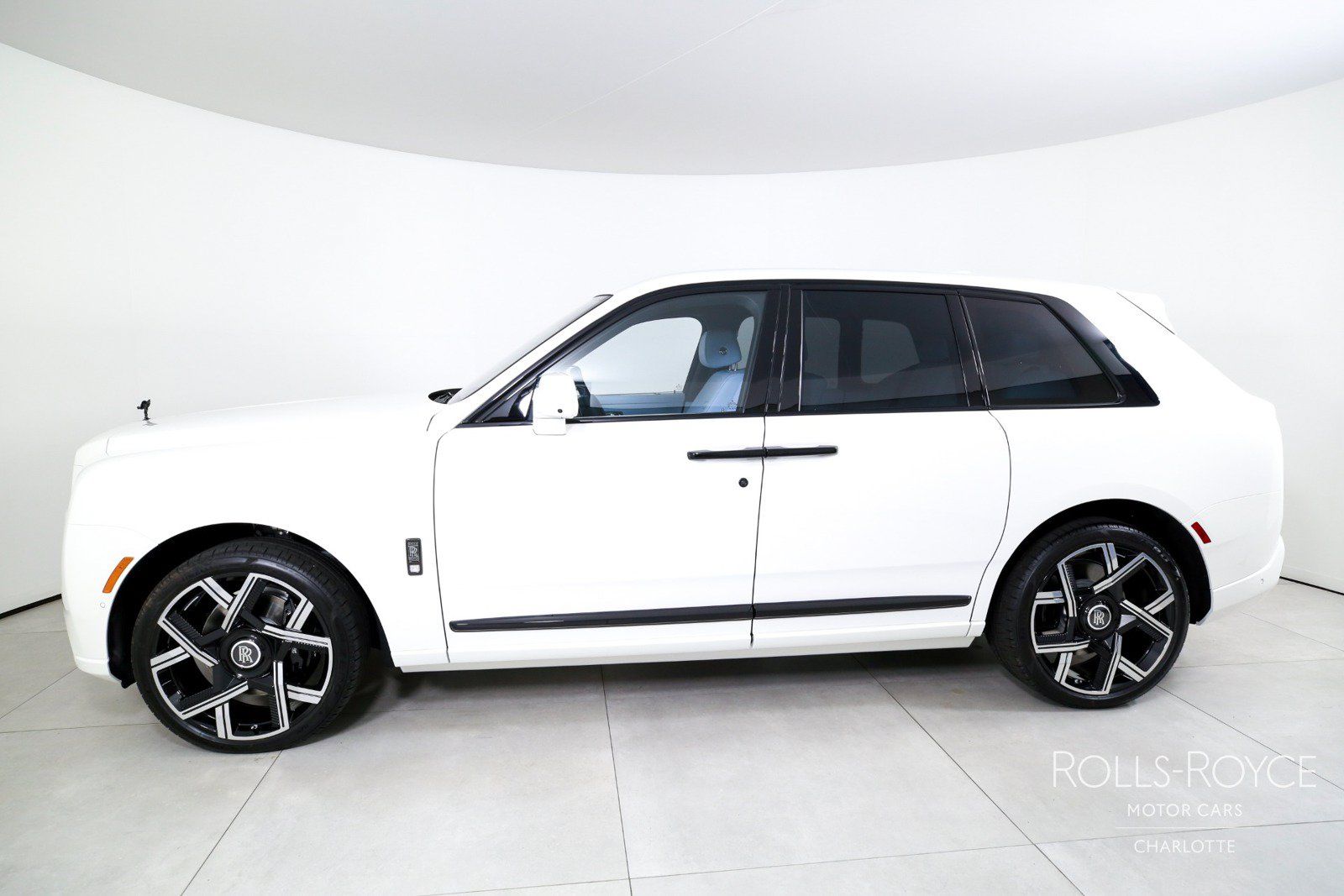 New 2027 Rolls-Royce Cullinan Black Badge AWD/4WD image 3