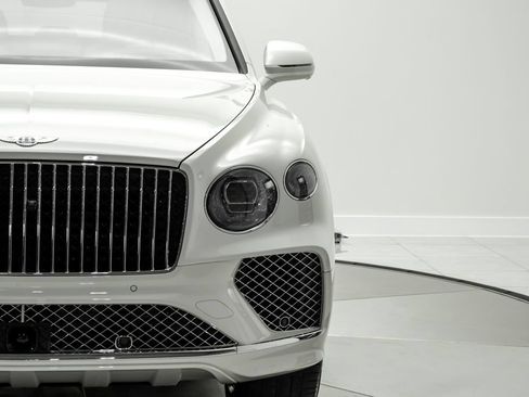 Used 2024 Bentley Bentayga AWD/4WD image 55