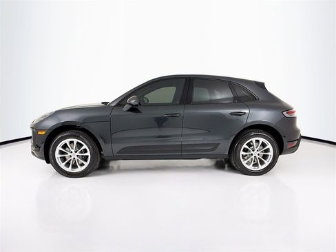 New 2026 Porsche Macan image 2