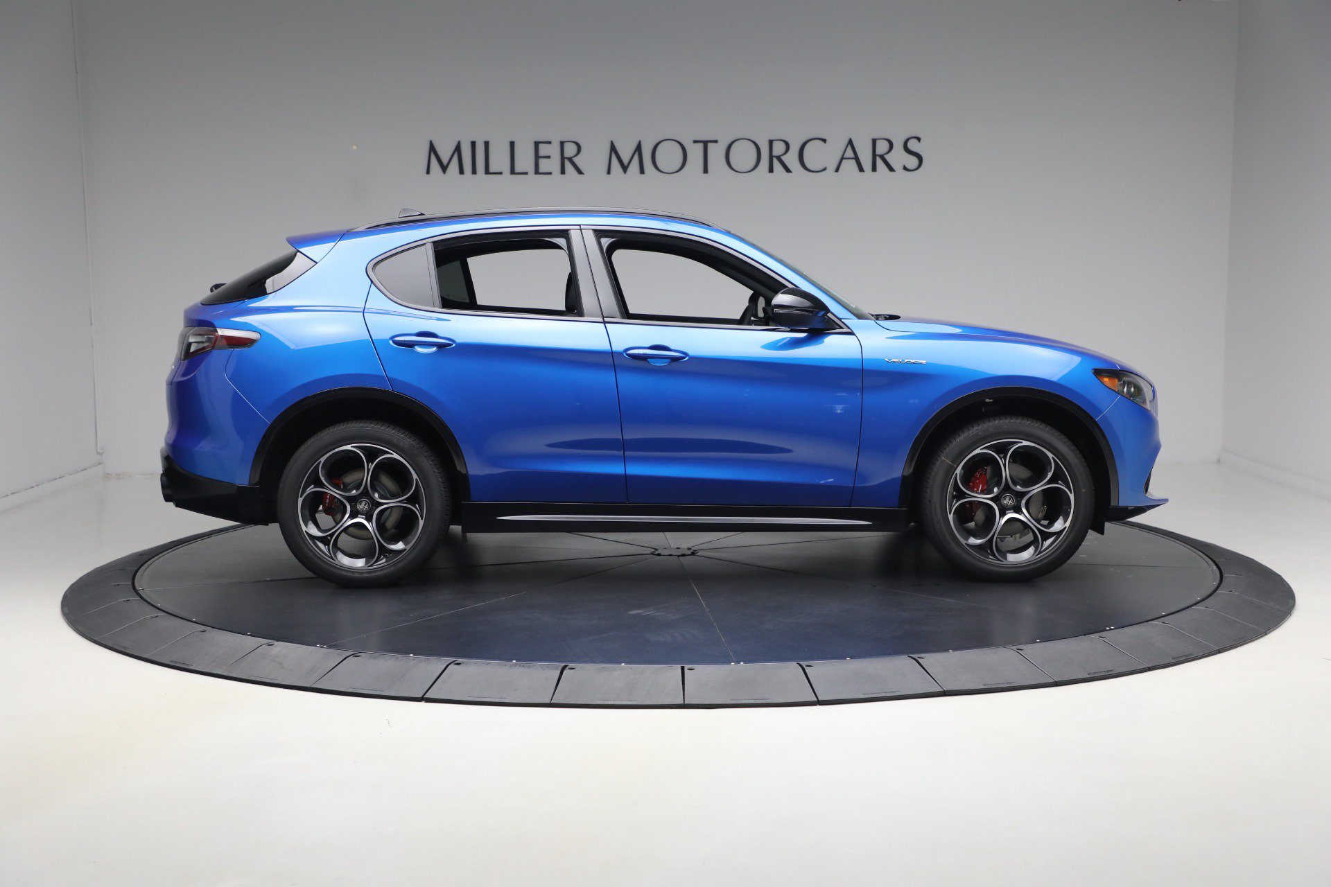 New 2026 Alfa Romeo Stelvio Sprint AWD/4WD image 9