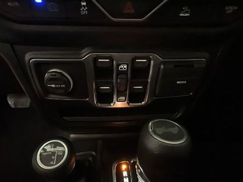 Used 2023 Jeep Wrangler Unlimited w/ Cold Weather Group AWD/4WD image 22