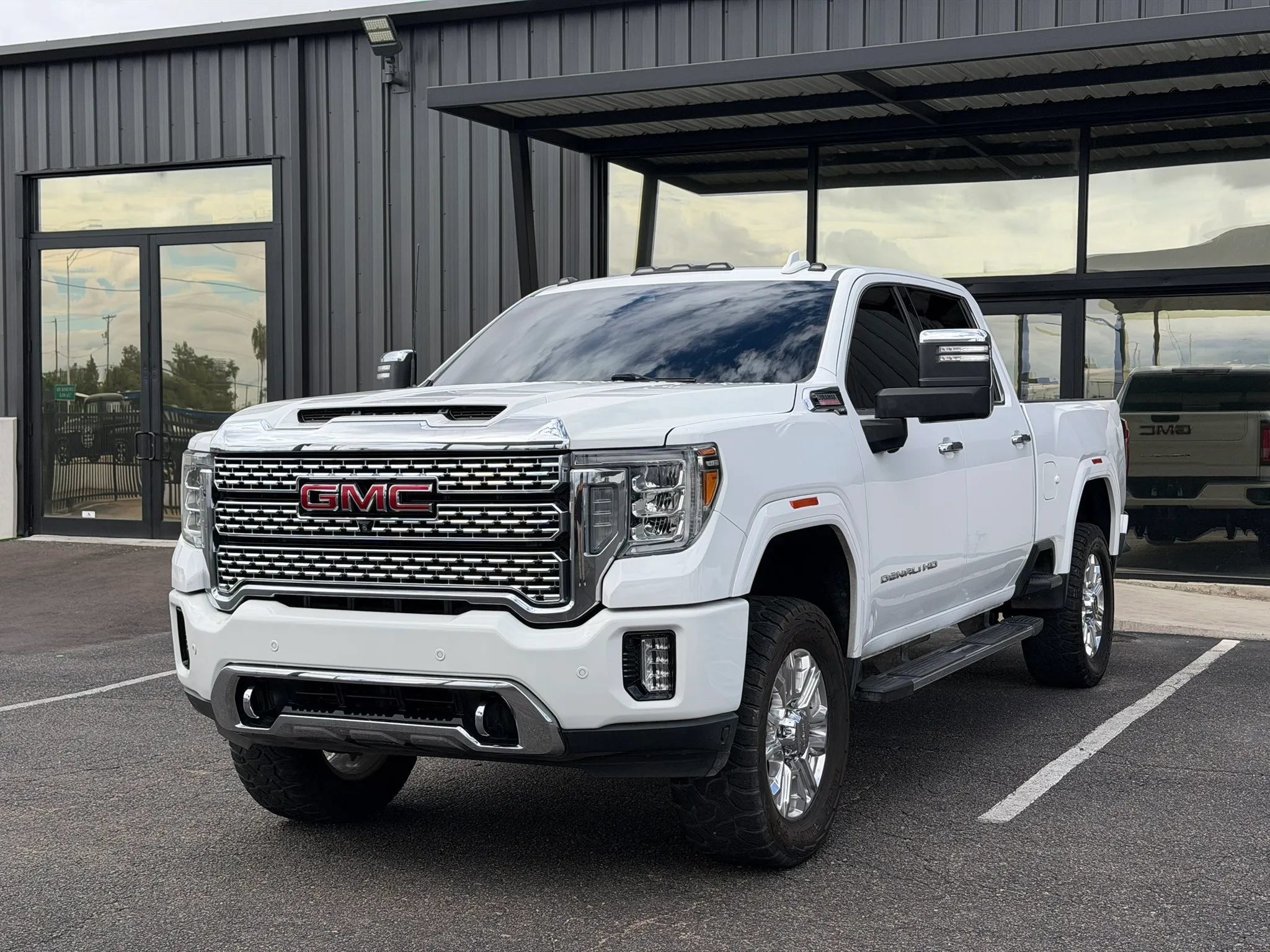 Used 2020 GMC Sierra 2500 Denali w/ Denali Ultimate Package AWD/4WD image 2
