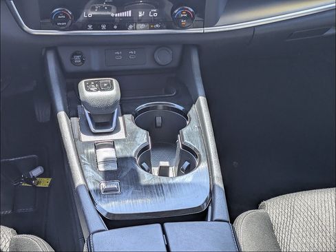 Used 2025 Nissan Rogue SV FWD image 26