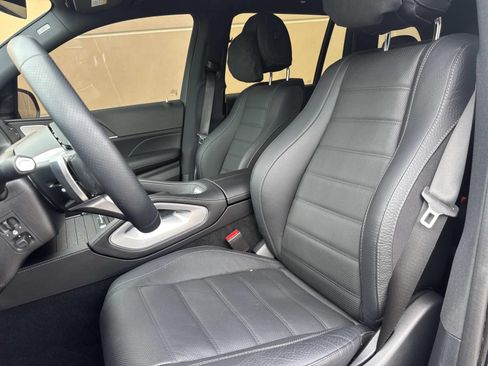 Used 2025 Mercedes-Benz GLS 580 4MATIC image 17