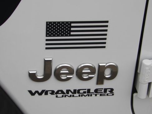 Used 2020 Jeep Wrangler Unlimited Freedom Edition image 13