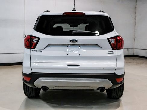 Used 2019 Ford Escape SEL image 12