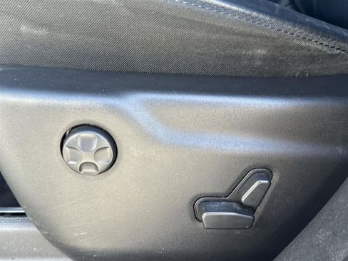 Used 2018 Jeep Grand Cherokee Limited image 13