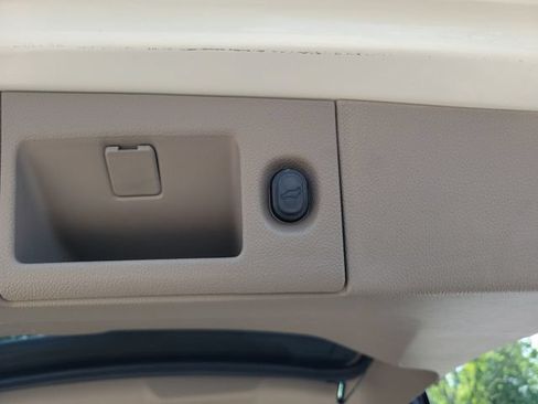 Used 2015 Chevrolet Tahoe LTZ AWD/4WD image 31