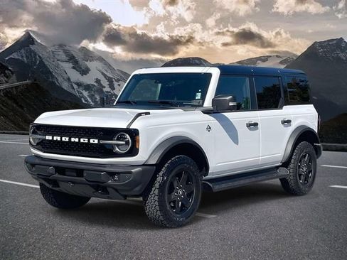 Used 2025 Ford Bronco Outer Banks AWD/4WD image 1