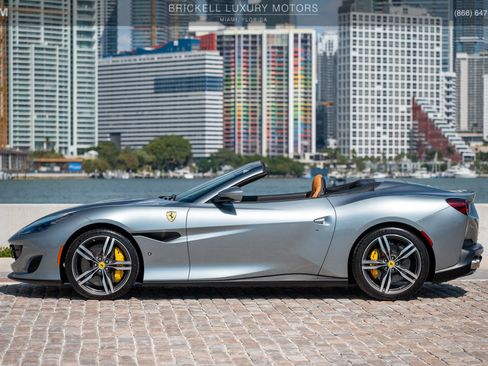 Used 2019 Ferrari Portofino image 15