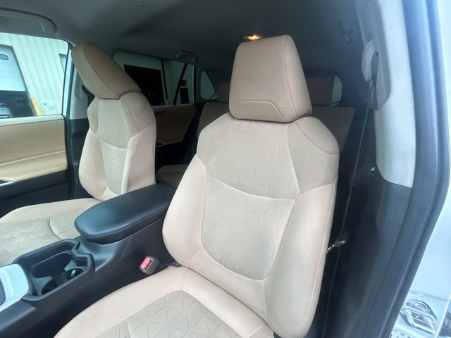 Used 2021 Toyota RAV4 XLE AWD/4WD image 19