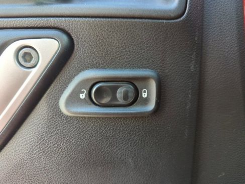 Used 2017 Jeep Wrangler Sahara image 22