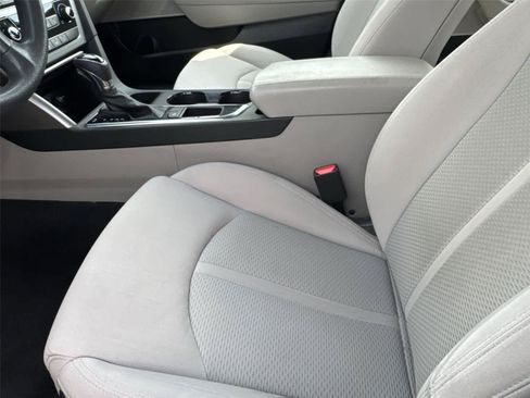 Used 2016 Hyundai Sonata SE FWD image 13