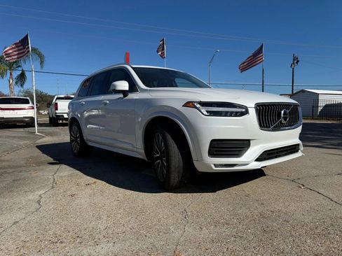 Used 2020 Volvo XC90 T6 Momentum image 11